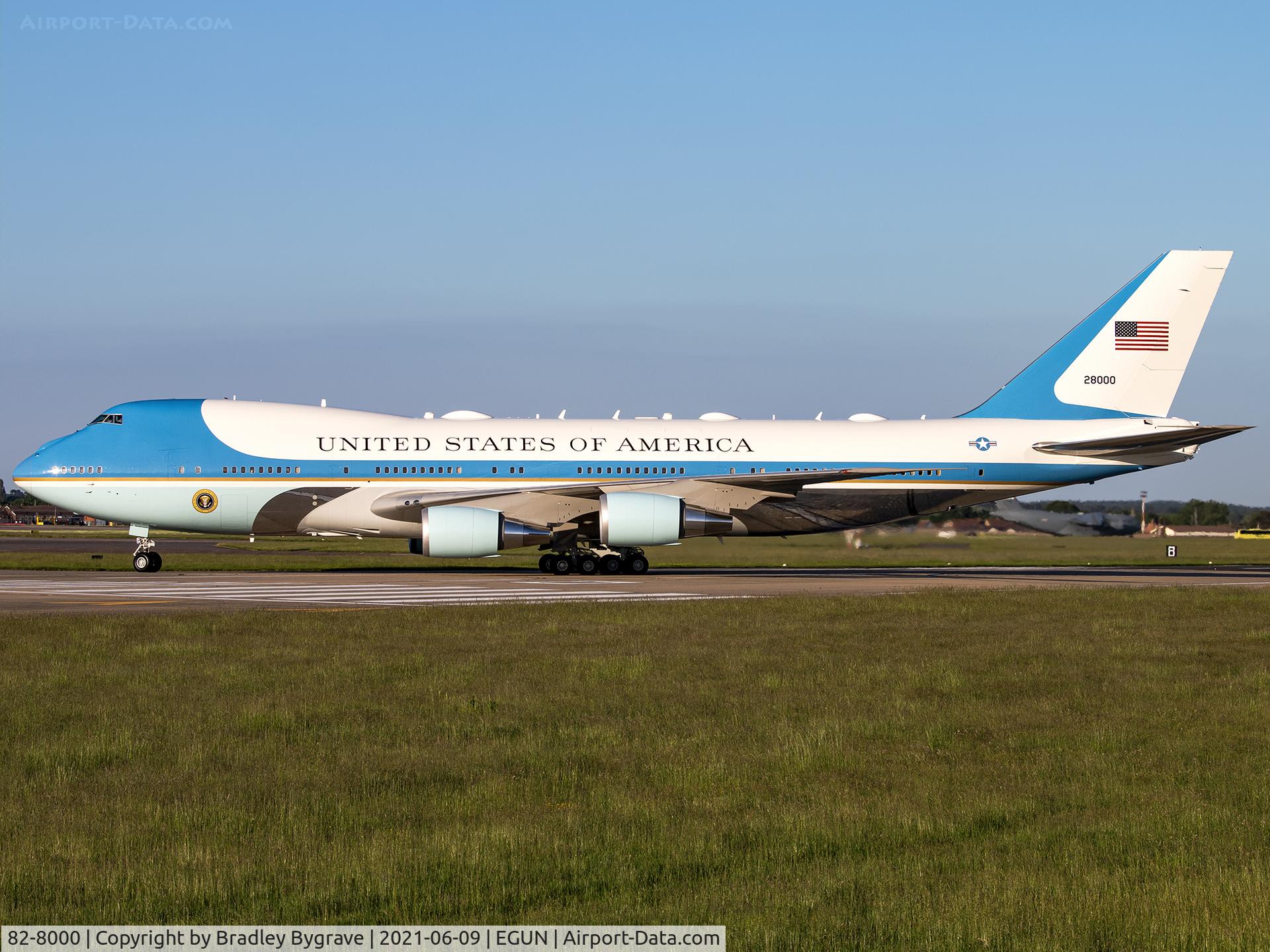 82-8000, 1987 Boeing VC-25A (747-2G4B) C/N 23824, Turning off runway 28 at RAF Mildenhall after arriving as Air Force One with President Joe Biden onboard