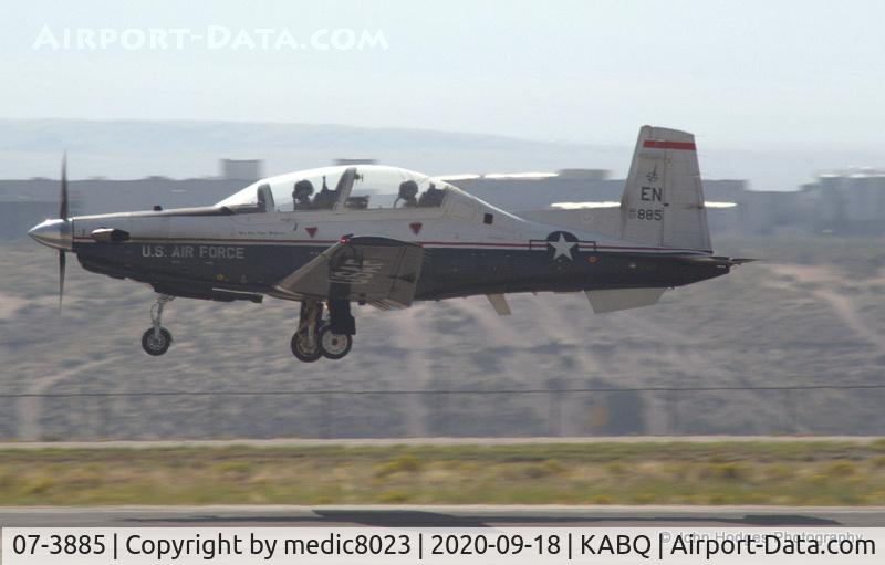 07-3885, 2007 Raytheon T-6A Texan II C/N PT-440, Landing at KABQ
