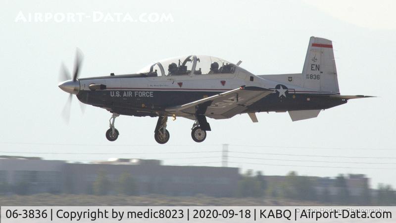 06-3836, 2006 Raytheon T-6A Texan II C/N PT-391, Fixing to touch down at KABQ