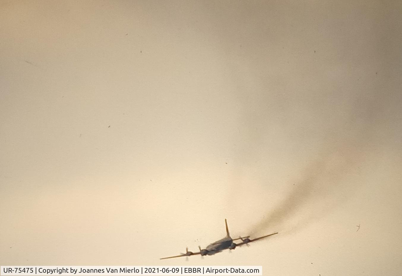 UR-75475, 1964 Ilyushin IL-18V C/N 184007401, scan from slide