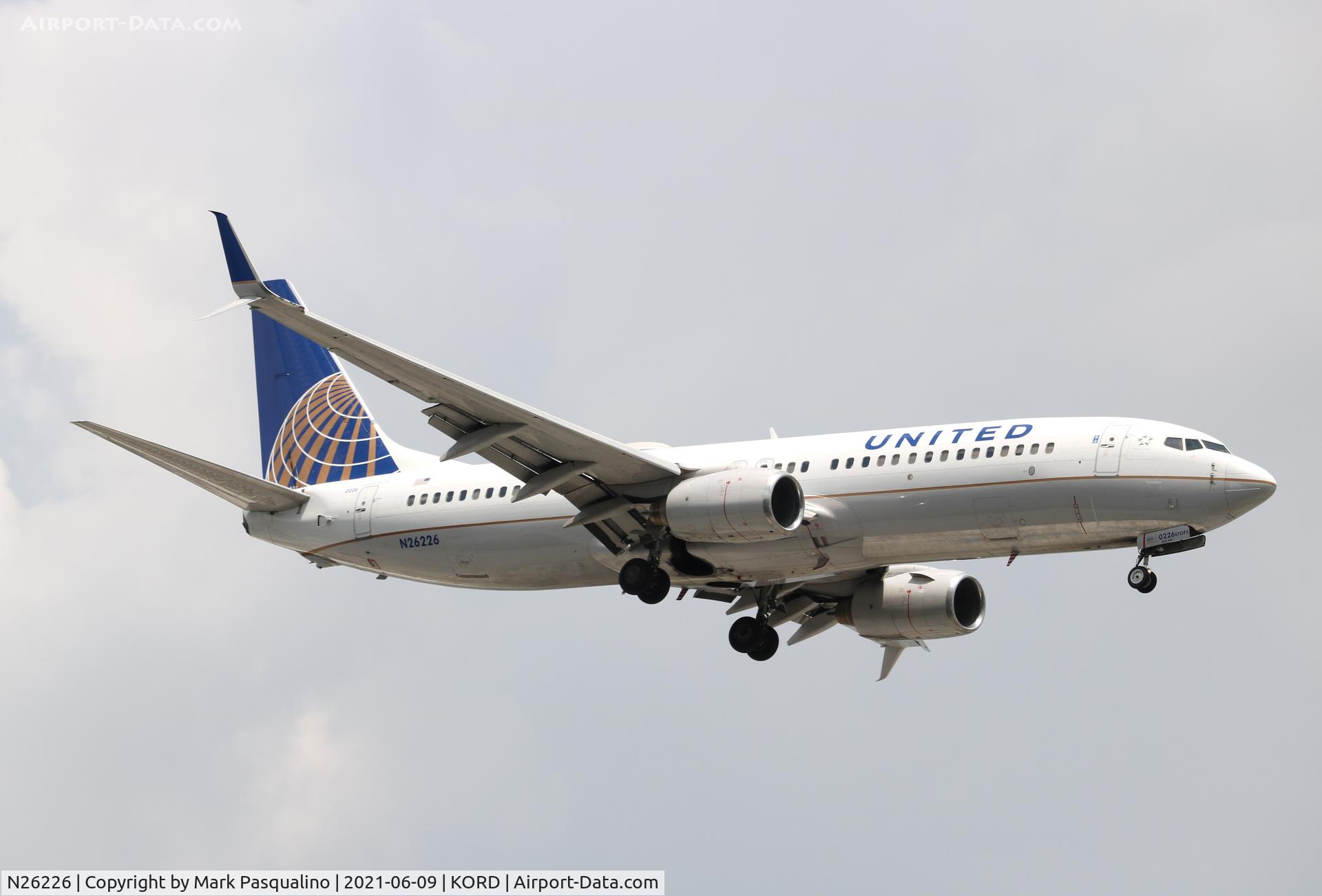 N26226, 1998 Boeing 737-824 C/N 28935, Boeing 737-824