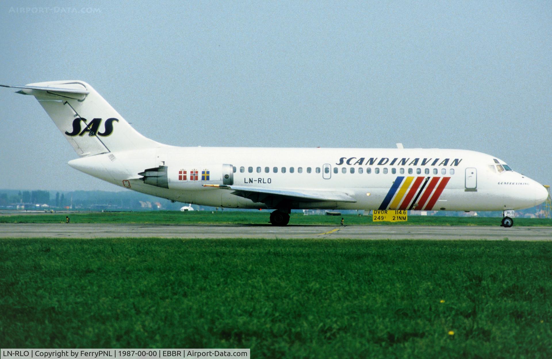 LN-RLO, 1969 Douglas DC-9-21 C/N 47307, SAS DC-9-21 lining-up