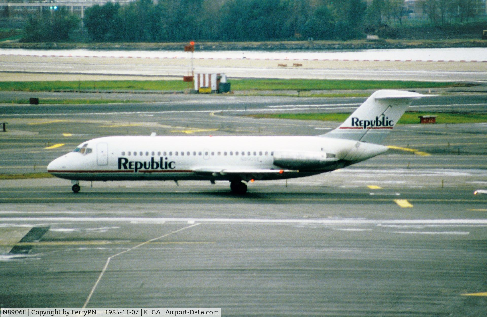 N8906E, 1966 Douglas DC-9-14 C/N 45747, Republic DC-9-14