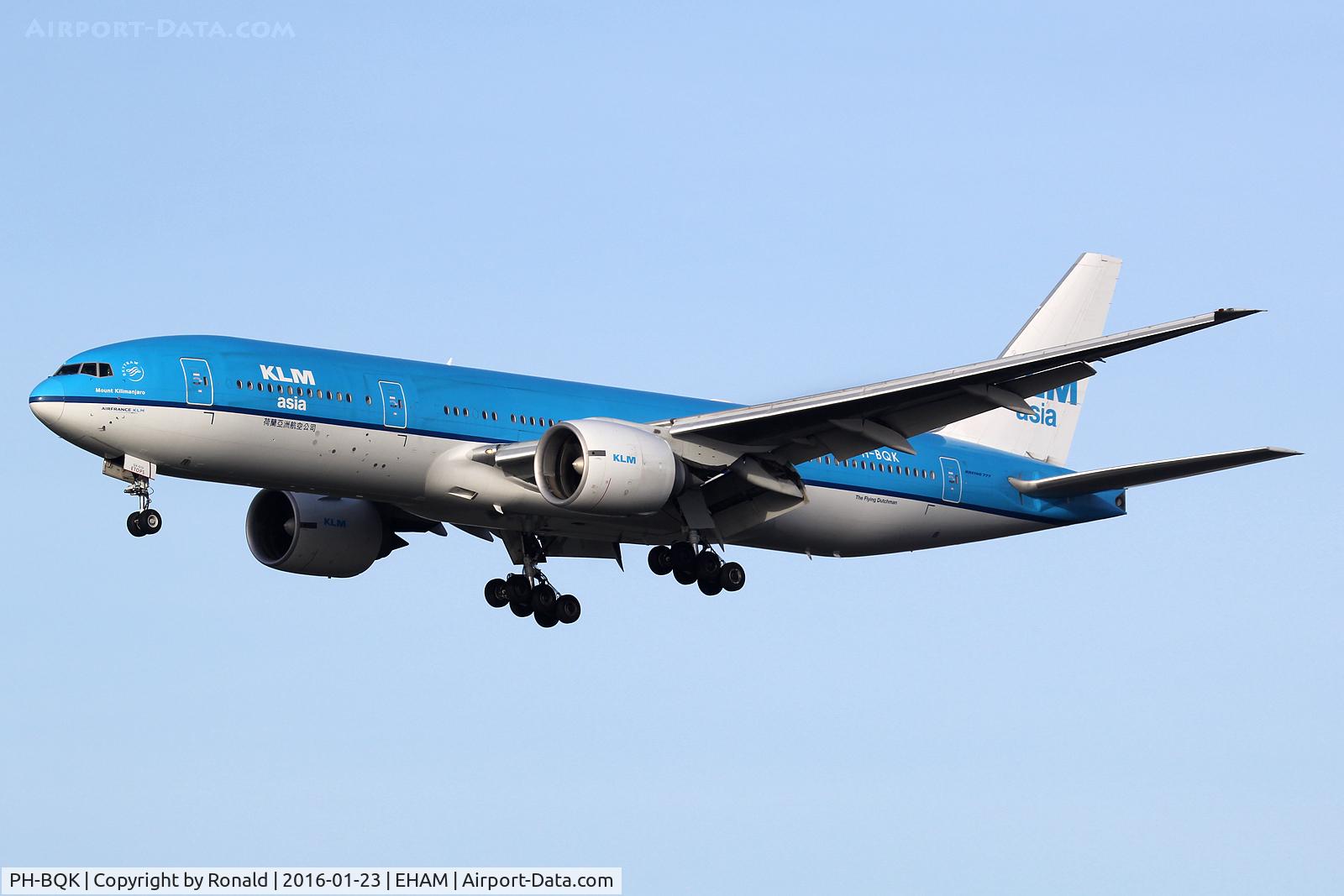 PH-BQK, 2005 Boeing 777-206/ER C/N 29399, at spl