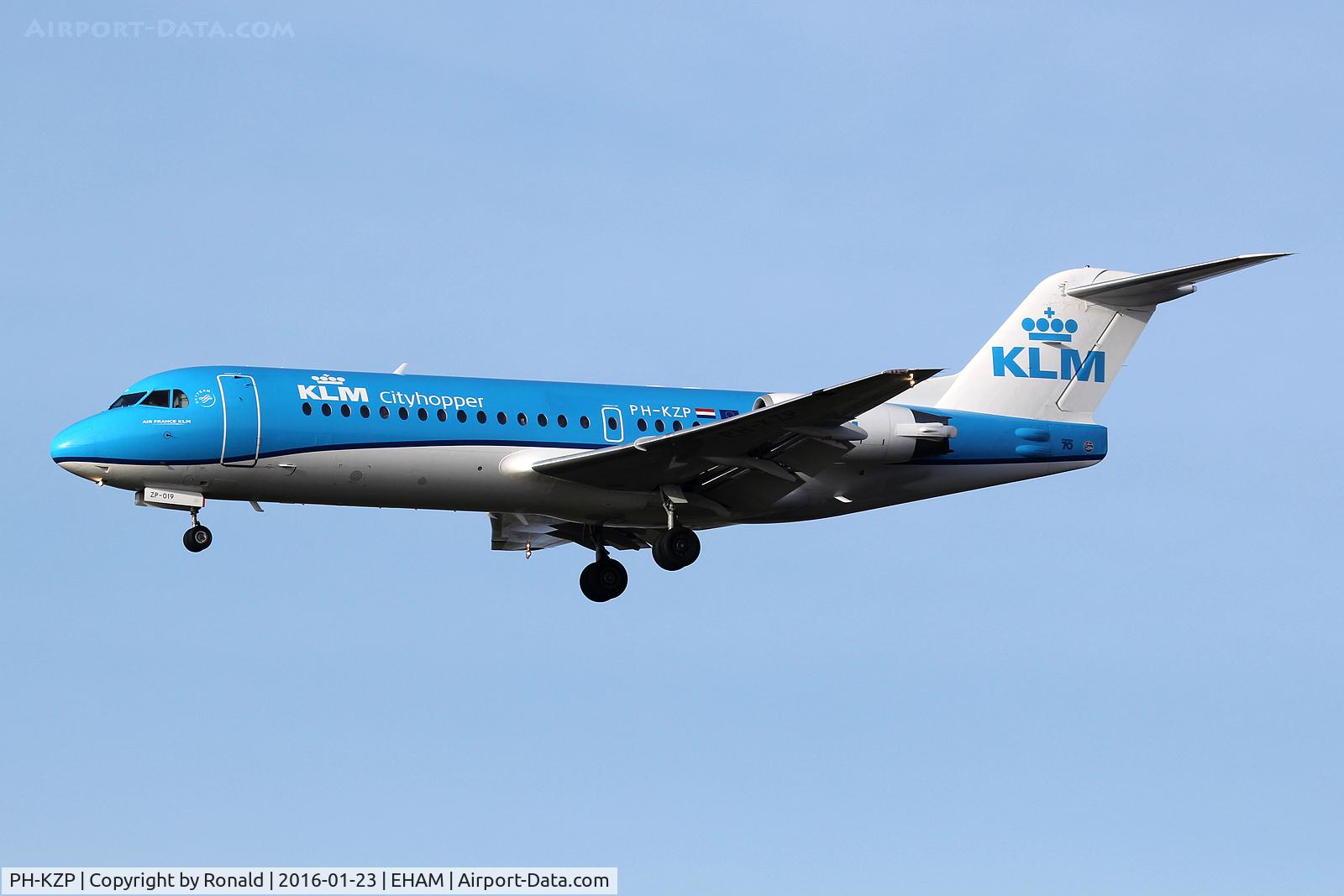 PH-KZP, 1995 Fokker 70 (F-28-0070) C/N 11539, at spl