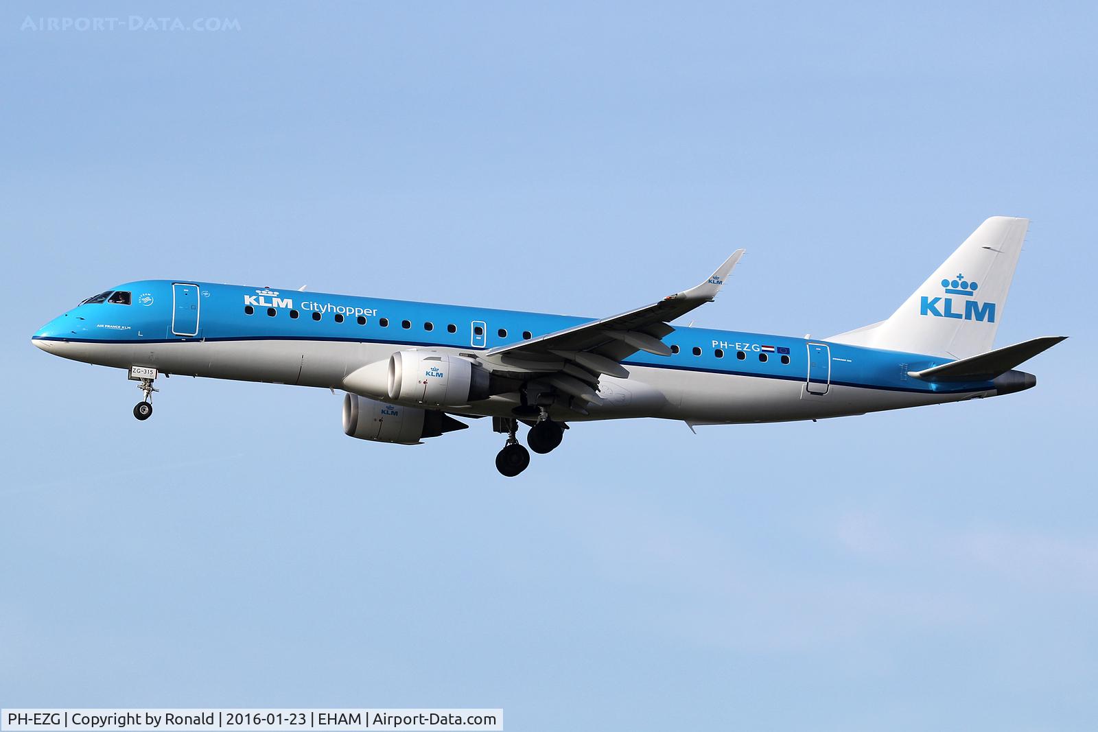 PH-EZG, 2009 Embraer 190LR (ERJ-190-100LR) C/N 19000315, at spl