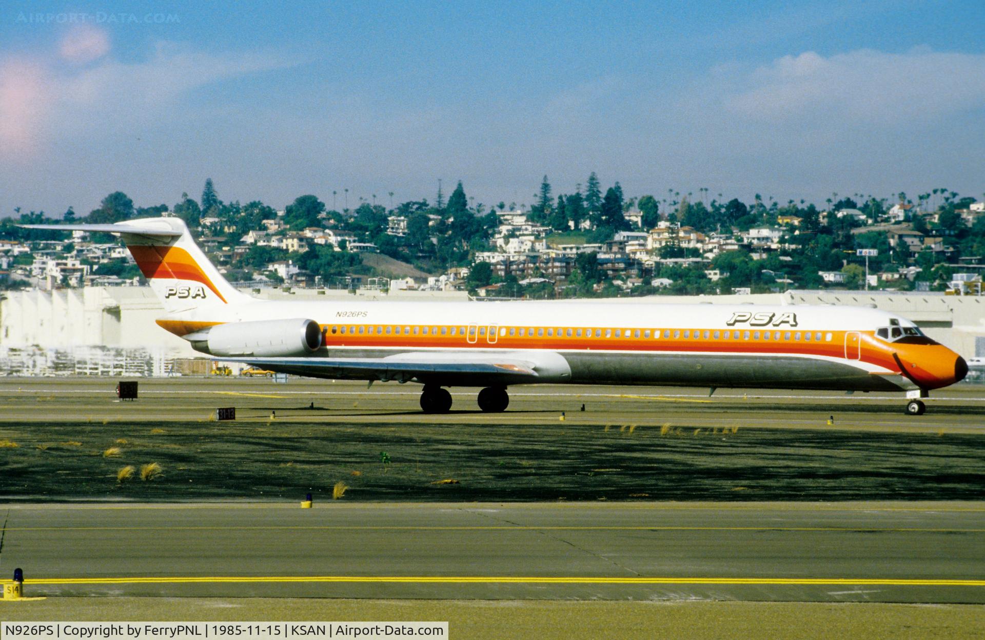 N926PS, 1981 McDonnell Douglas MD-81 (DC-9-81) C/N 48036, PSA MD81 taxiing to the runway