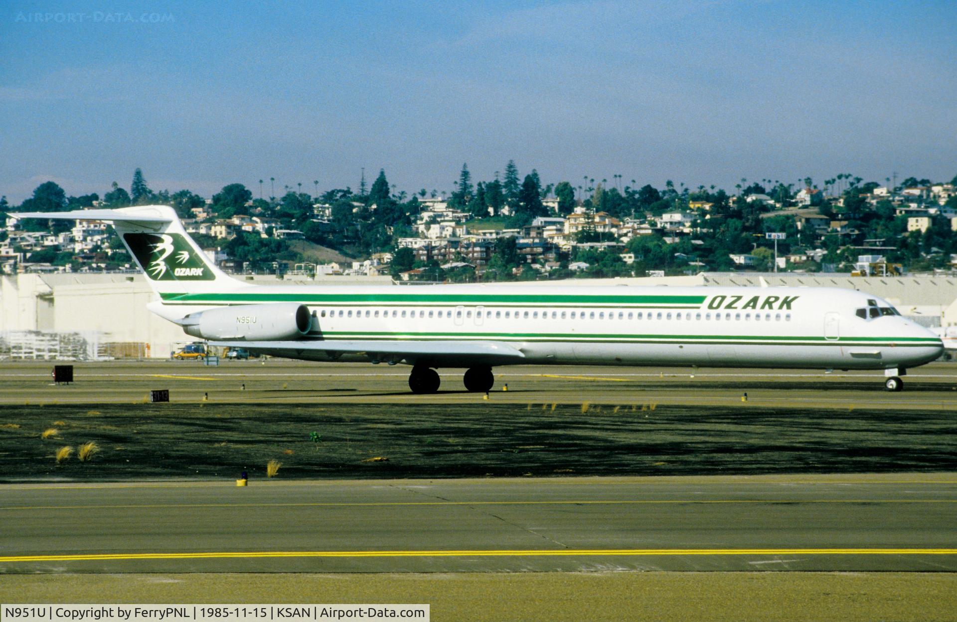 N951U, 1984 McDonnell Douglas MD-82 (DC-9-82) C/N 49245, Ozark MD82 departing