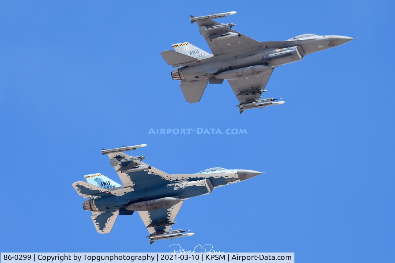86-0299, General Dynamics F-16C Fighting Falcon C/N 5C-405, Aggressors return in the overhead