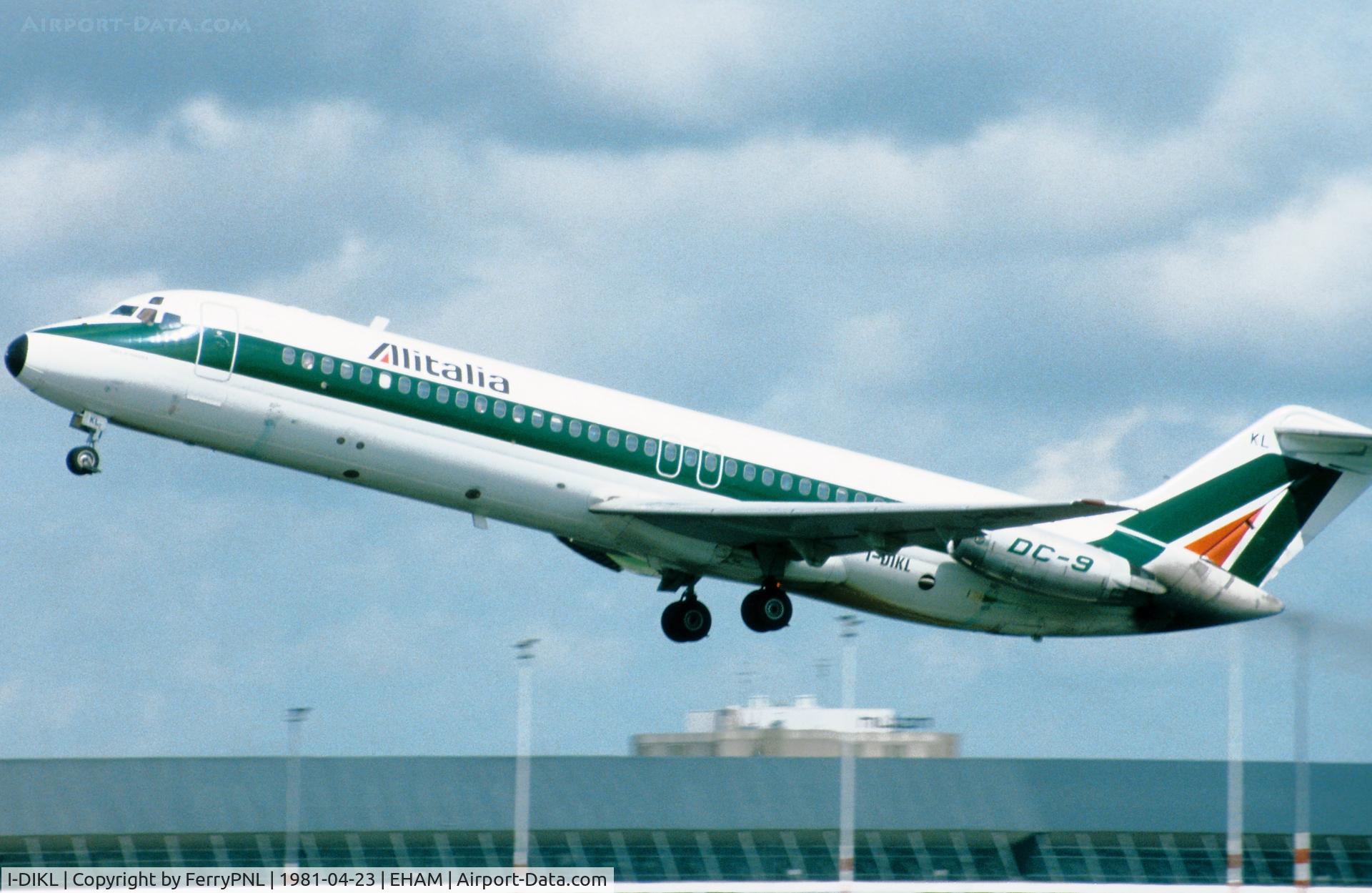 I-DIKL, 1968 Douglas DC-9-32 C/N 47223, Alitalia Dc-9-32 taking-off