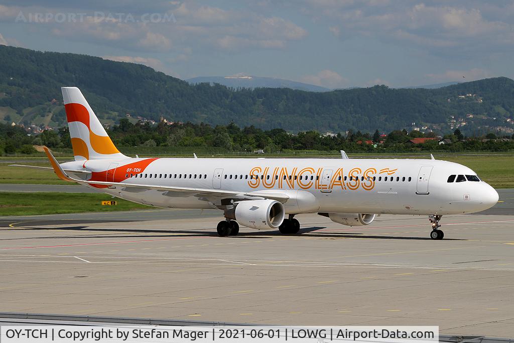 OY-TCH, 2015 Airbus A321-211 C/N 6438, Sunclass A321-200 @GRZ