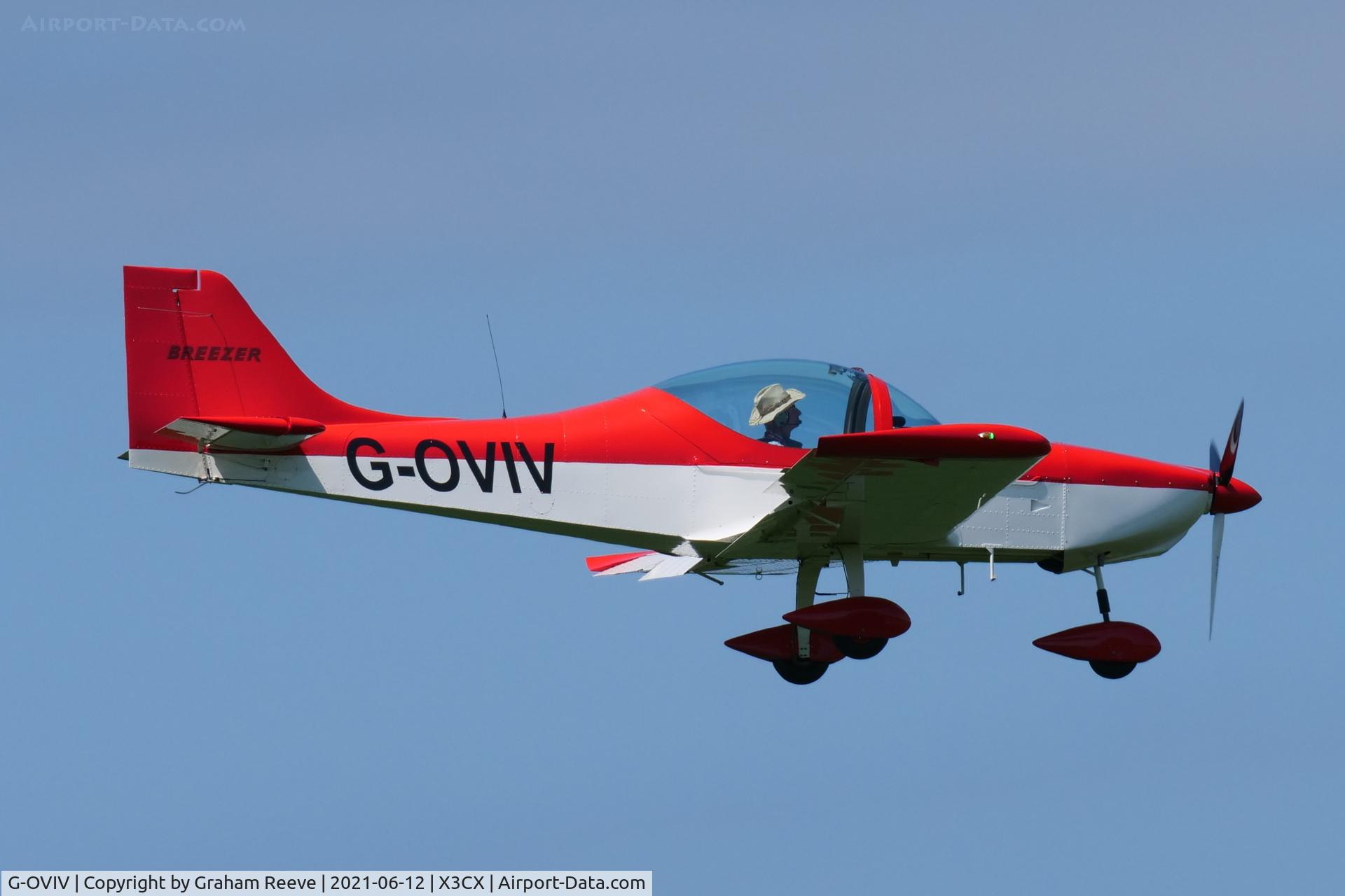 G-OVIV, 2011 Breezer B600 C/N 016LSA, Landing at Northrepps.
