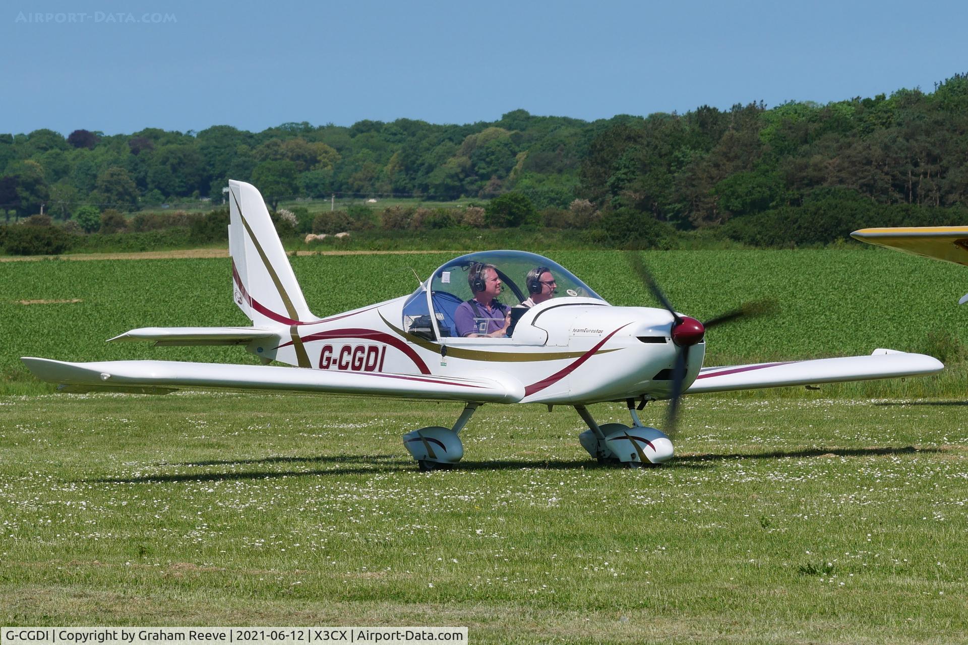 G-CGDI, 2009 Aerotechnik EV-97A Eurostar C/N PFA 315A-14606, Just landed at Northrepps.