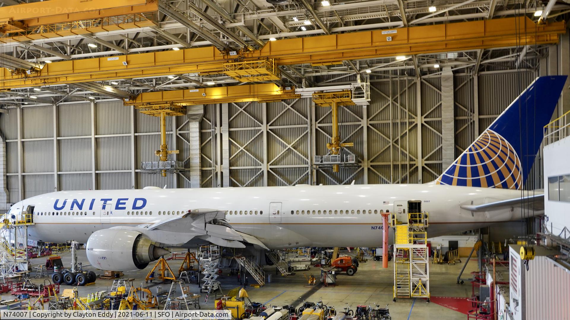 N74007, 1999 Boeing 777-224 C/N 29477, SFO 2021.