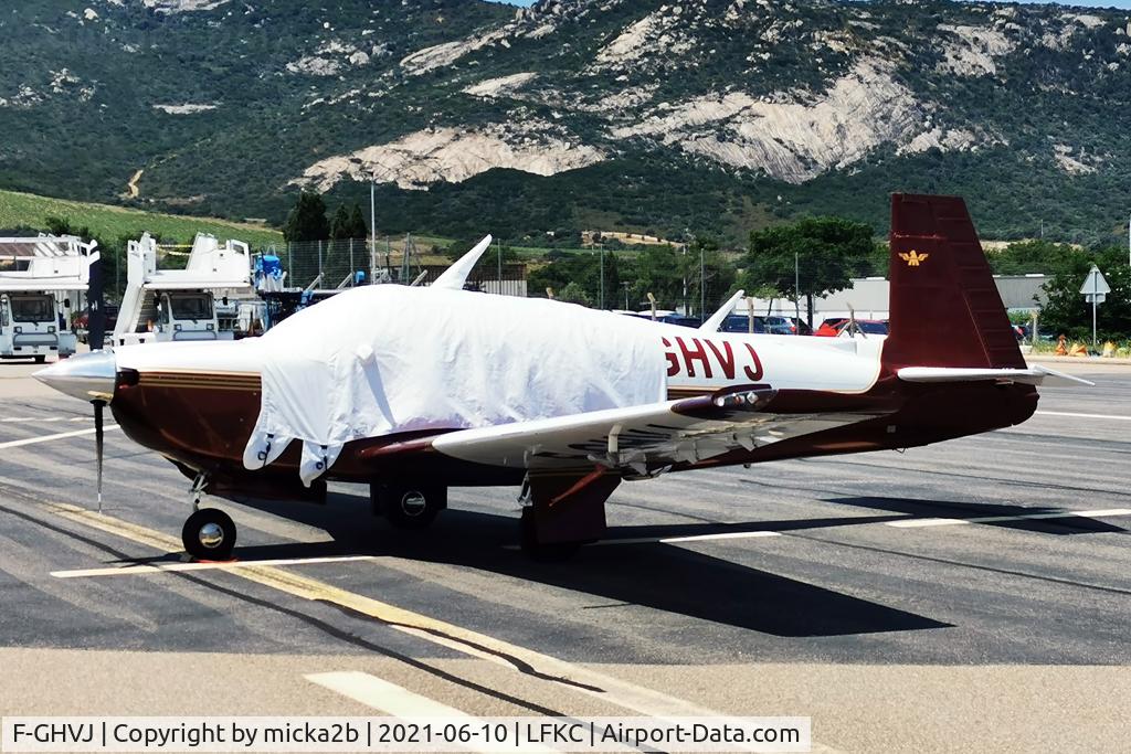 F-GHVJ, 1986 Mooney M20J 201 C/N 24-1560, Parked