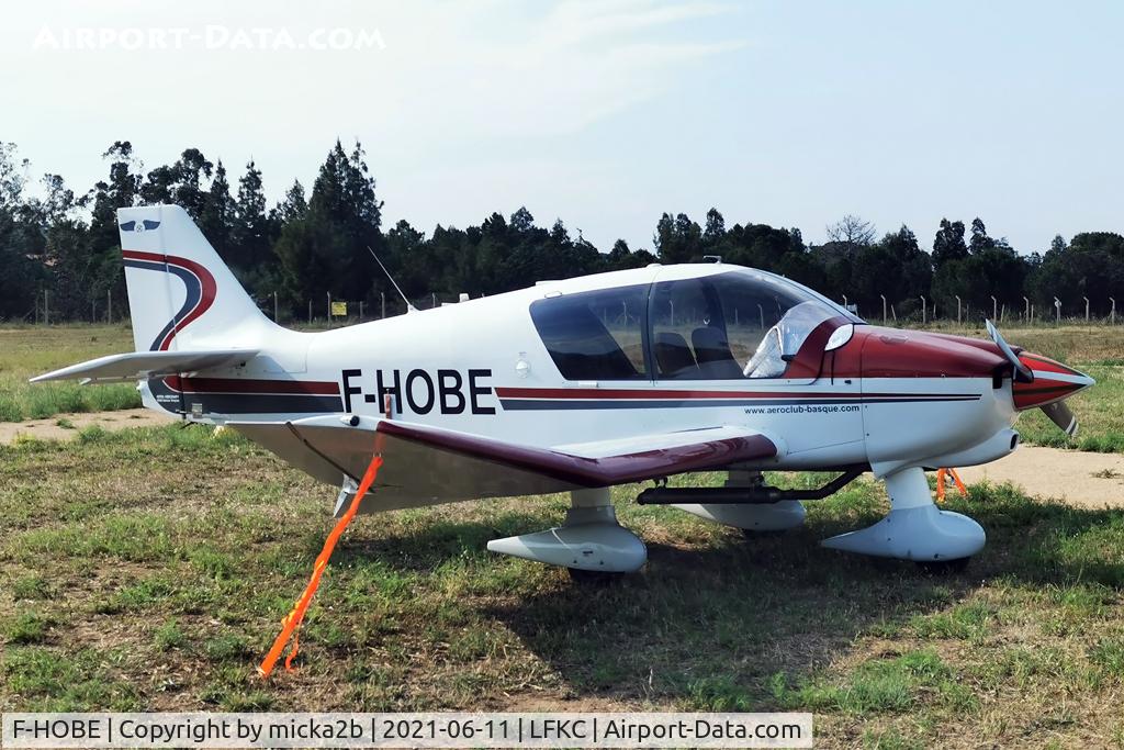 F-HOBE, 2004 Robin DR-400-140B Major C/N 2567, Parked