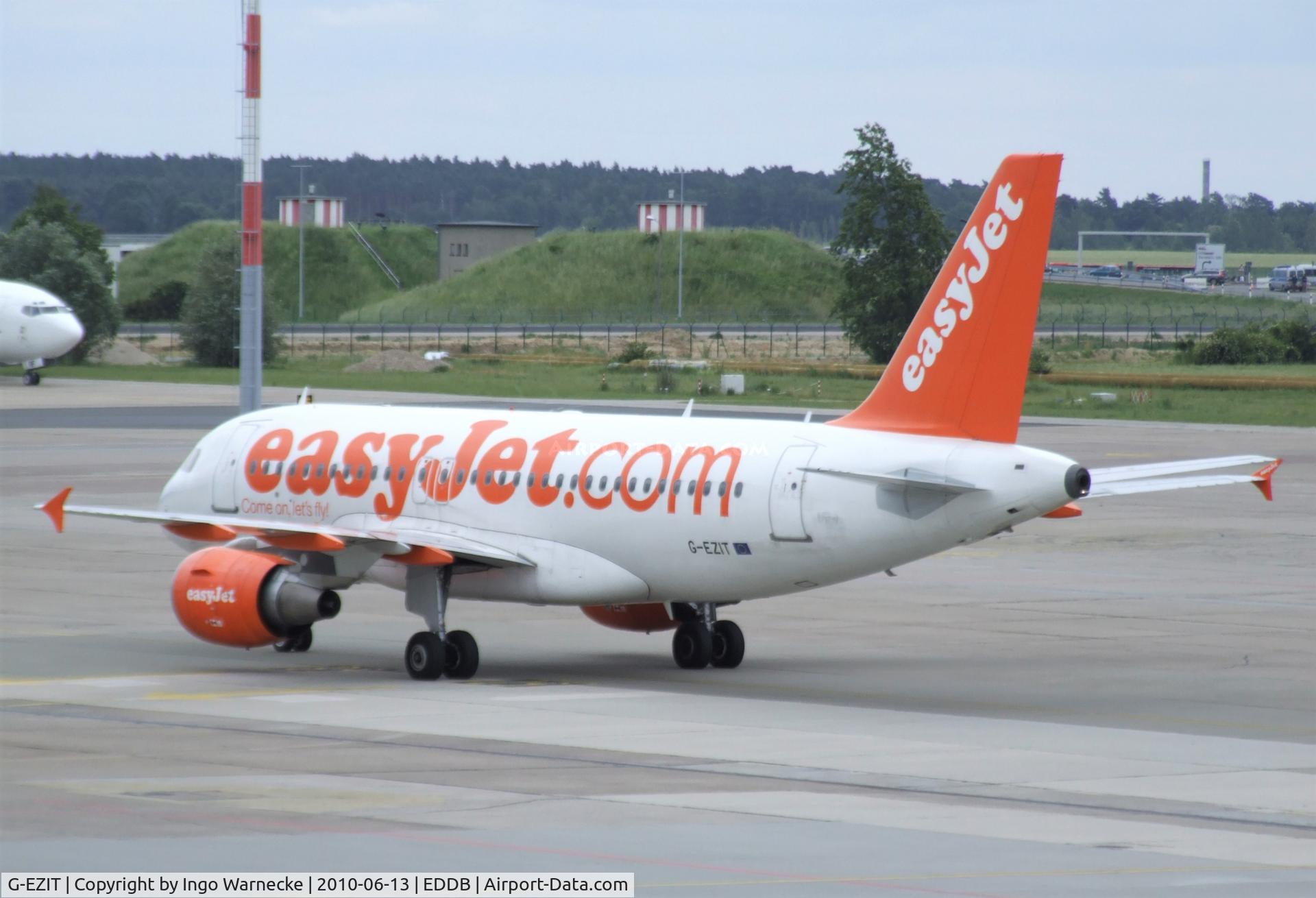 G-EZIT, 2005 Airbus A319-111 C/N 2538, Airbus A319-111 of easyJet at Schönefeld airport