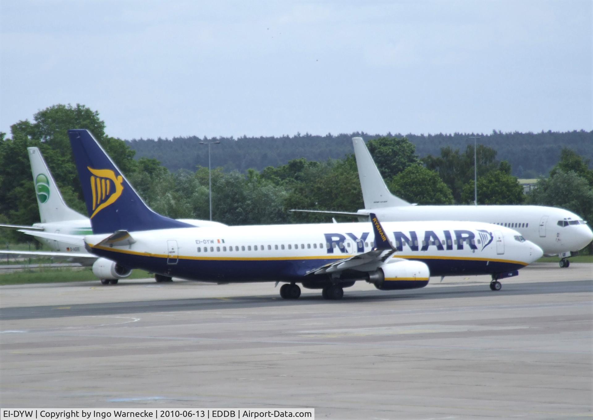 EI-DYW, 2008 Boeing 737-8AS C/N 33635, Boeing 737-8AS of Ryanair at Schönefeld airport