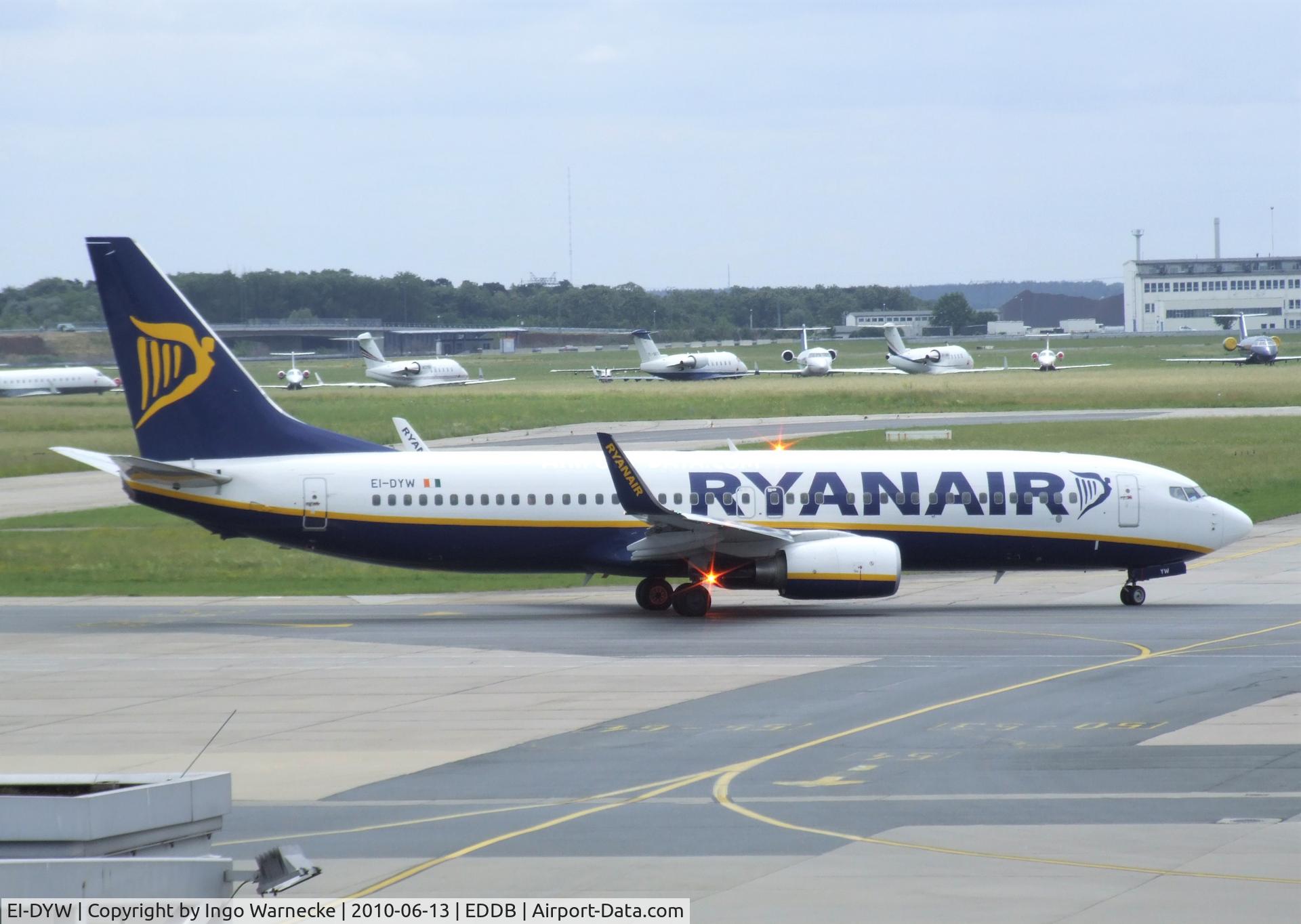 EI-DYW, 2008 Boeing 737-8AS C/N 33635, Boeing 737-8AS of Ryanair at Schönefeld airport