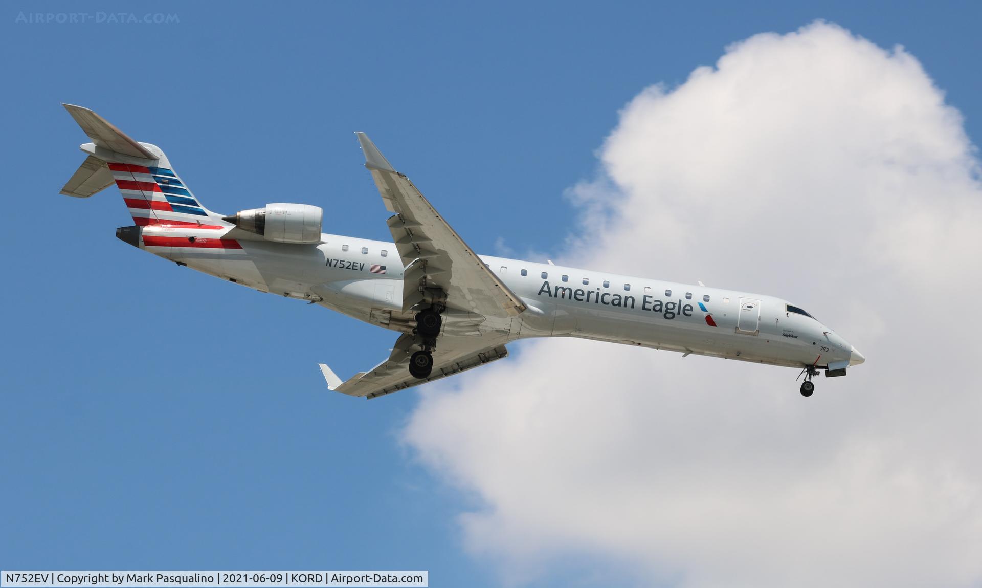 N752EV, Bombardier CRJ-701 (CL-600-2C10) Regional Jet C/N 10166, CL-600-2C10