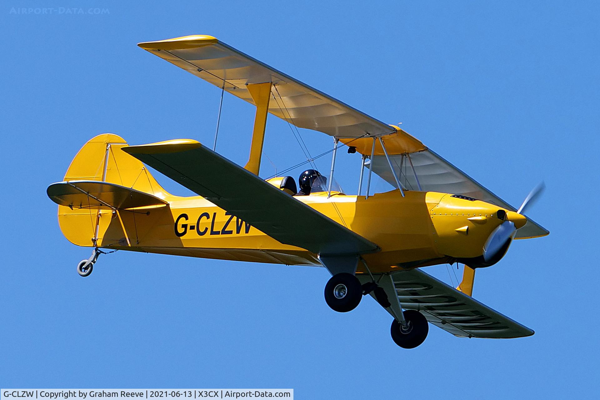 G-CLZW, 2021 TLAC Sherwood Ranger ST C/N TLAC-1-005, Landing at Northrepps.