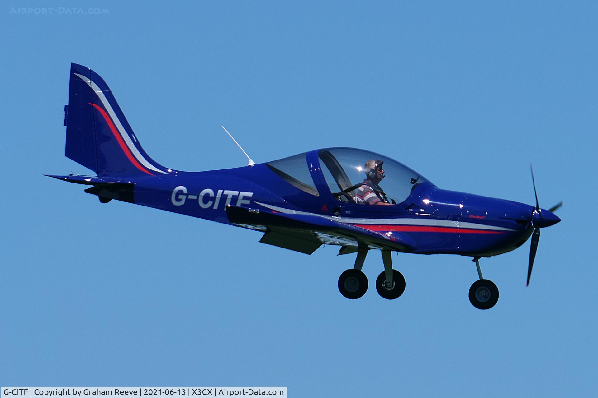 G-CITF, 2015 Evektor EV-97 Eurostar SL C/N 2015-4223, Landing at Northrepps.