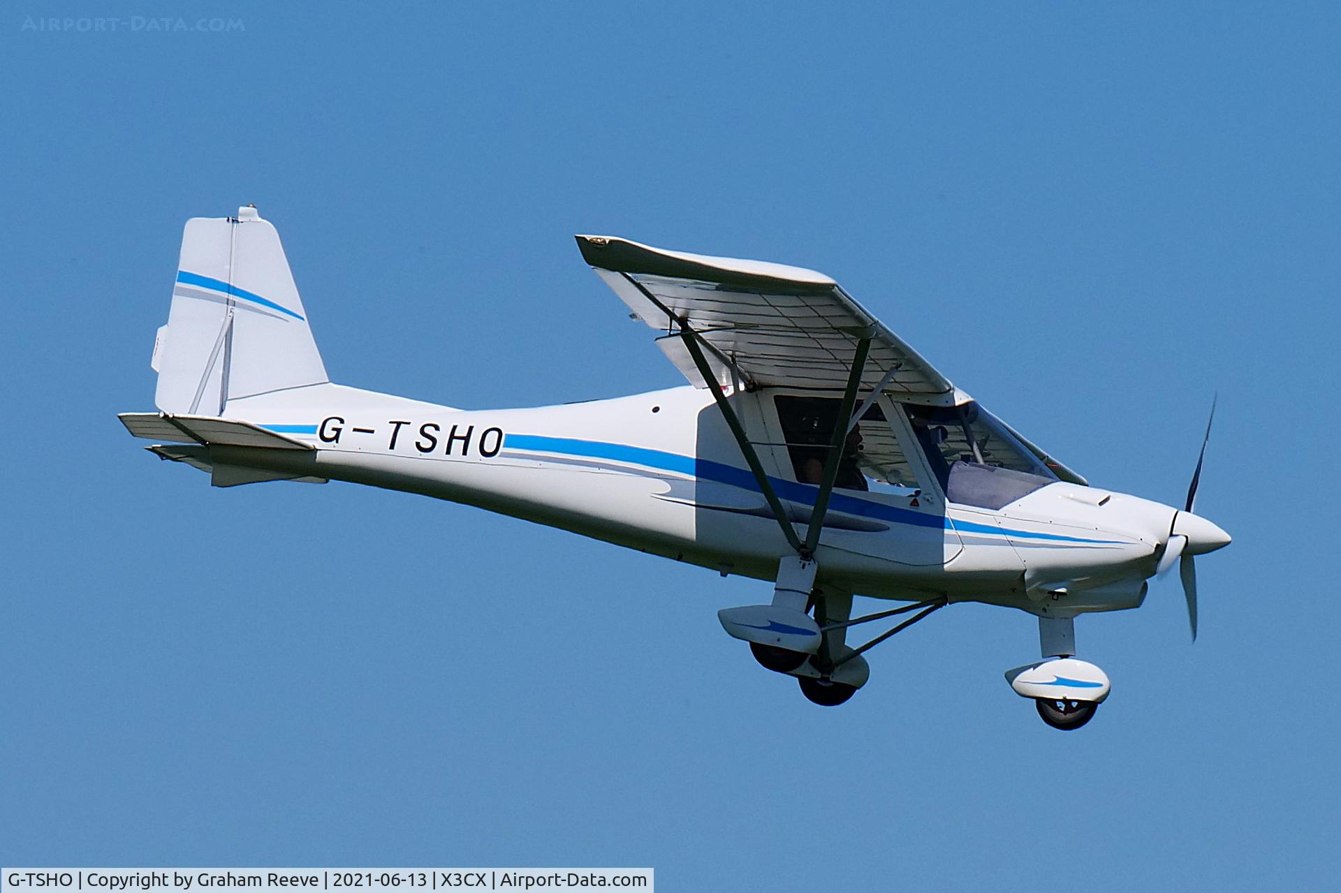 G-TSHO, 2011 Comco Ikarus C42 FB80 Bravo C/N 1103-7141, Landing at Northrepps.