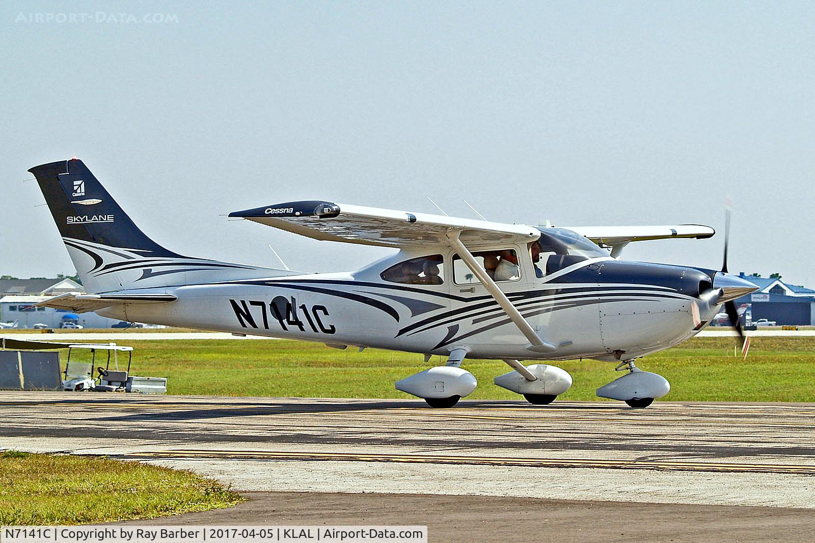 N7141C, 2015 Cessna 182T Skylane Skylane C/N 18282375, N7141C   Cessna 182T Skylane [182-82375] Lakeland-Linder~N 05/04/2017
