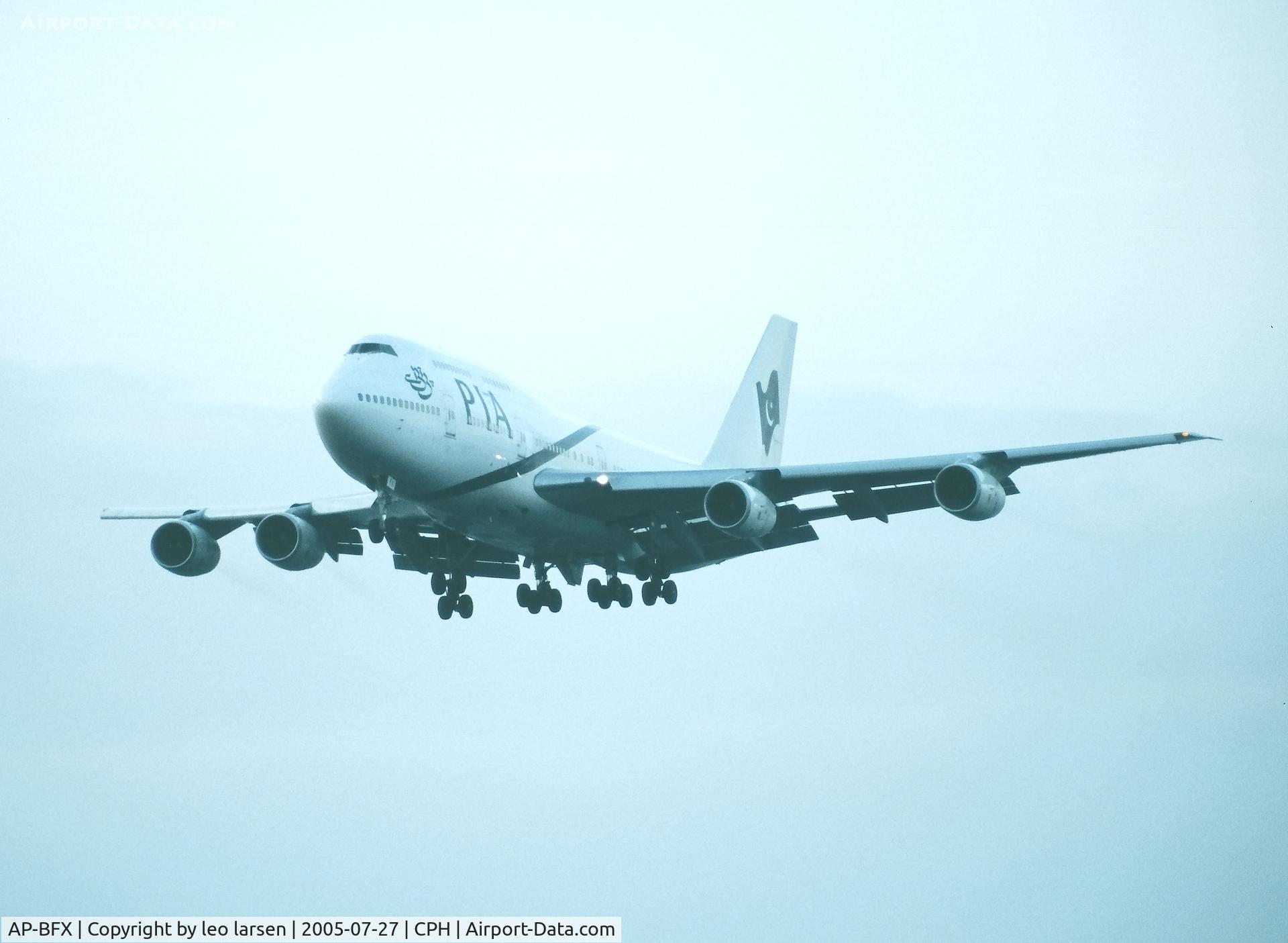 AP-BFX, 1987 Boeing 747-367 C/N 23709, Copenhagen 27.7.2005