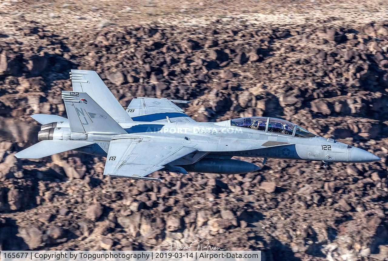 165677, Boeing F/A-18F Super Hornet C/N 1512/F016, Keeping up relations with the photogs