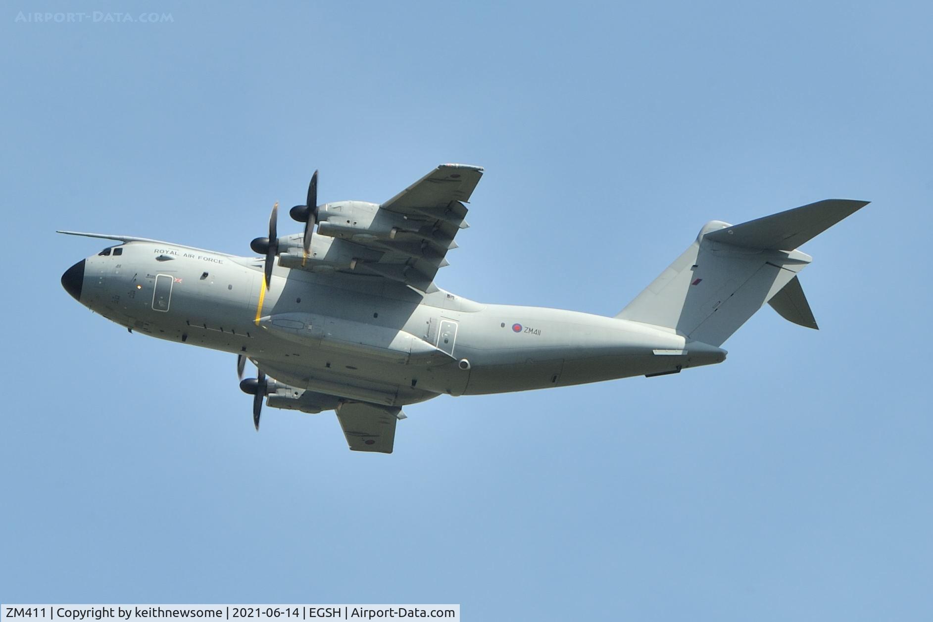 ZM411, 2016 Airbus A400M-180 Atlas C.1 C/N 039, One of several low passes today.