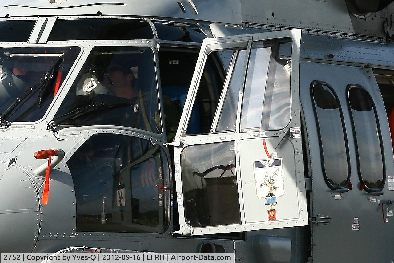 2752, Eurocopter EC-225LP Super Puma Mk2+ C/N 2752, Eurocopter EC-225LP Super Puma 2+, emblem close up view, Lann Bihoué Naval Air Base (LFRH-LRT) Open day 2012