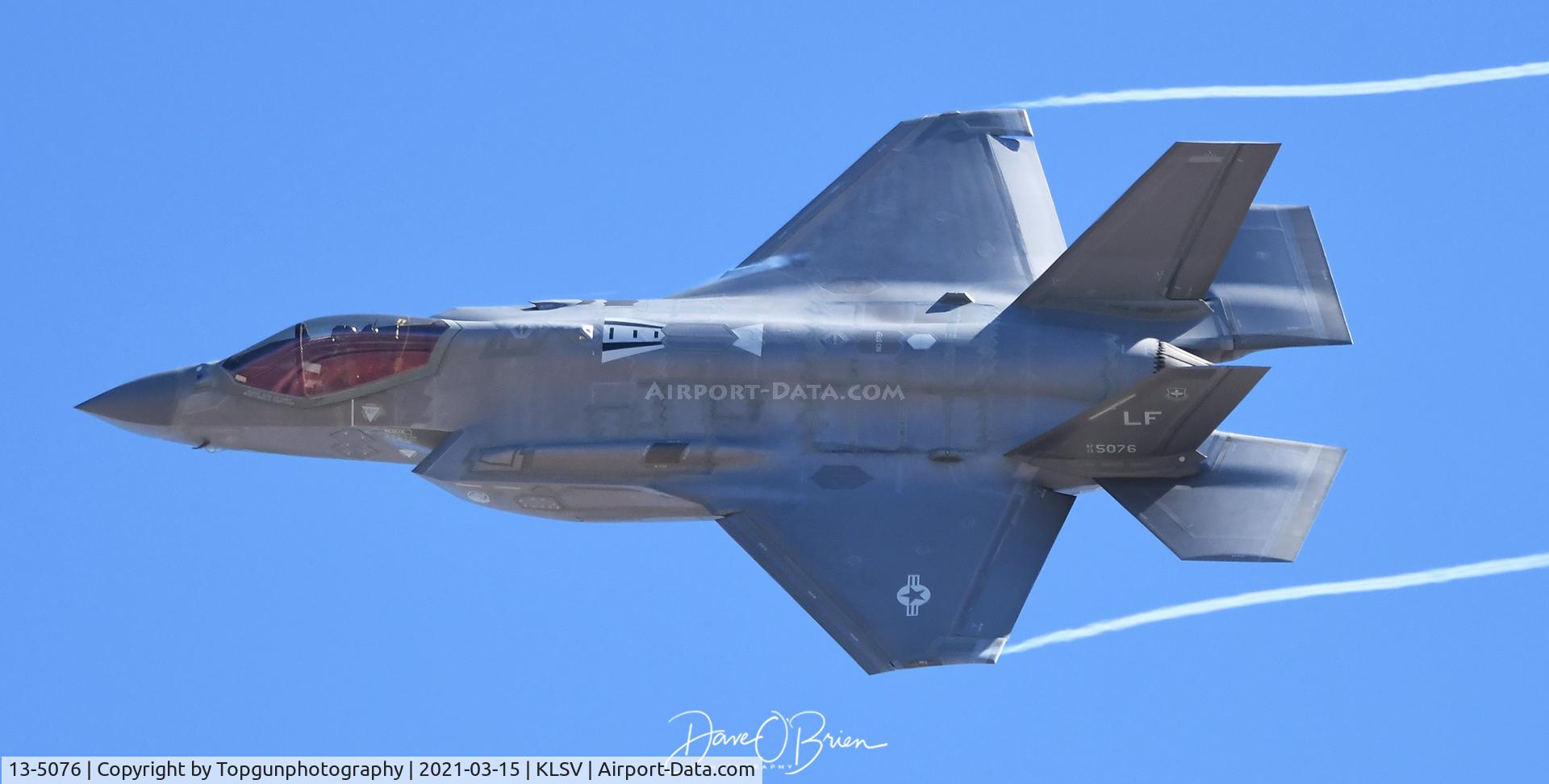 13-5076, 2013 Lockheed Martin F-35A Lightning II C/N AF-82, HARLEY01 flexing