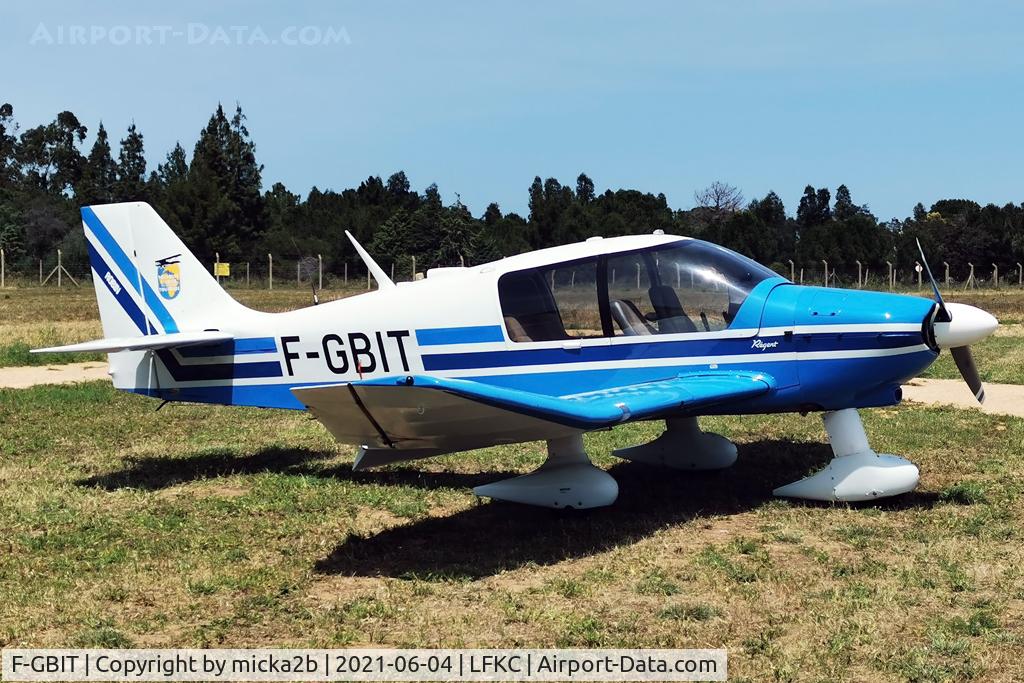 F-GBIT, Robin DR-400-180 Regent C/N 1335, Parked