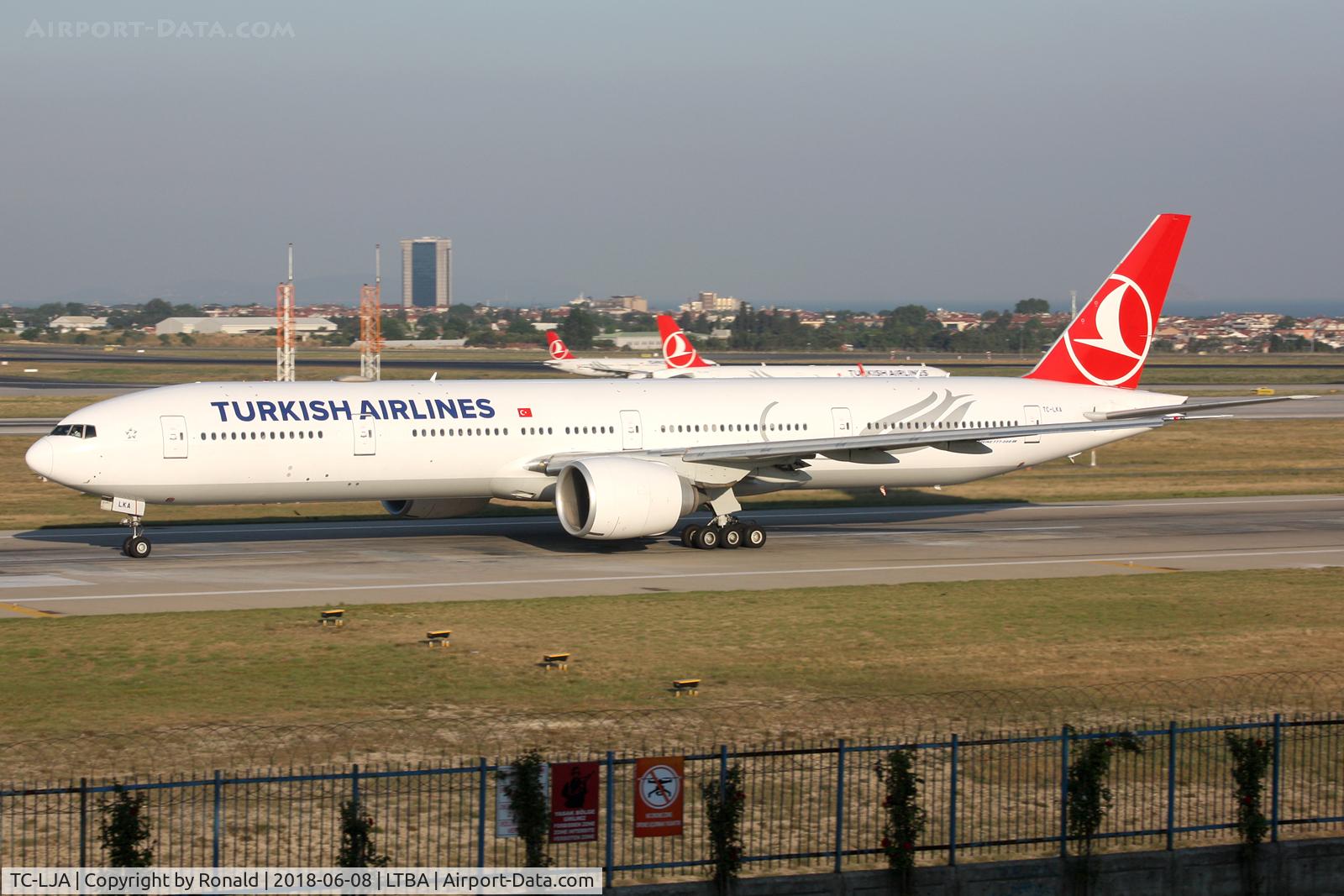 TC-LJA, 2015 Boeing 777-3F2/ER C/N 44121, at ist
