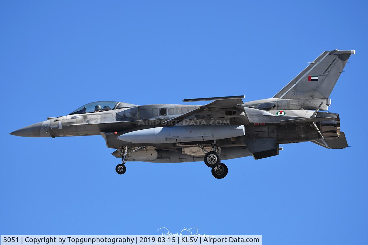 3051, Lockheed Martin F-16E C/N RE-26, ROCKET 62 in to land