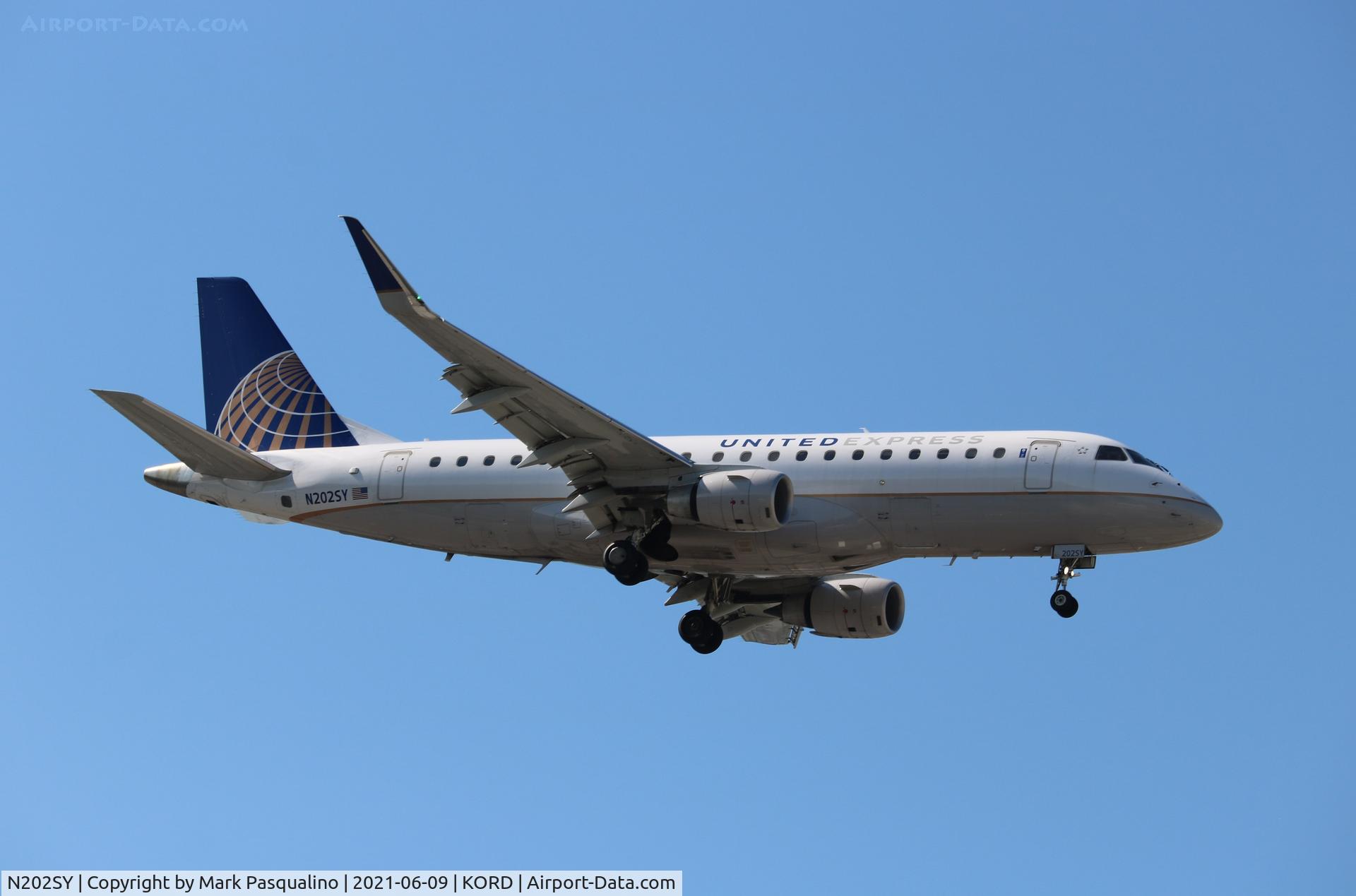 N202SY, 2016 Embraer 175LR (ERJ-170-200LR) C/N 17000624, ERJ-170-200LR