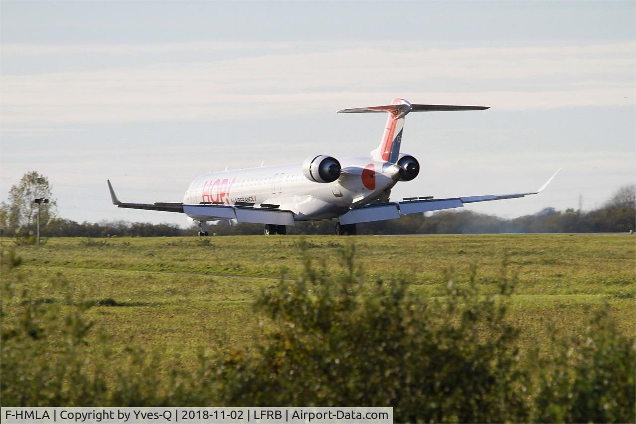 F-HMLA, 2010 Bombardier CRJ-1000EL NG (CL-600-2E25) C/N 19004, Landing rwy 25L, Brest-Bretagne airport (LFRB-BES)