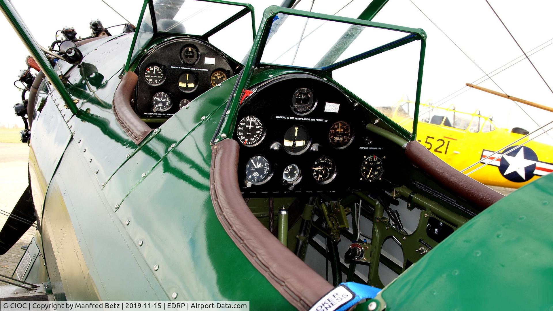 G-CIOC, 1942 Boeing A75N1 (PT-17) C/N 75-4961, Blick in das Cokpit