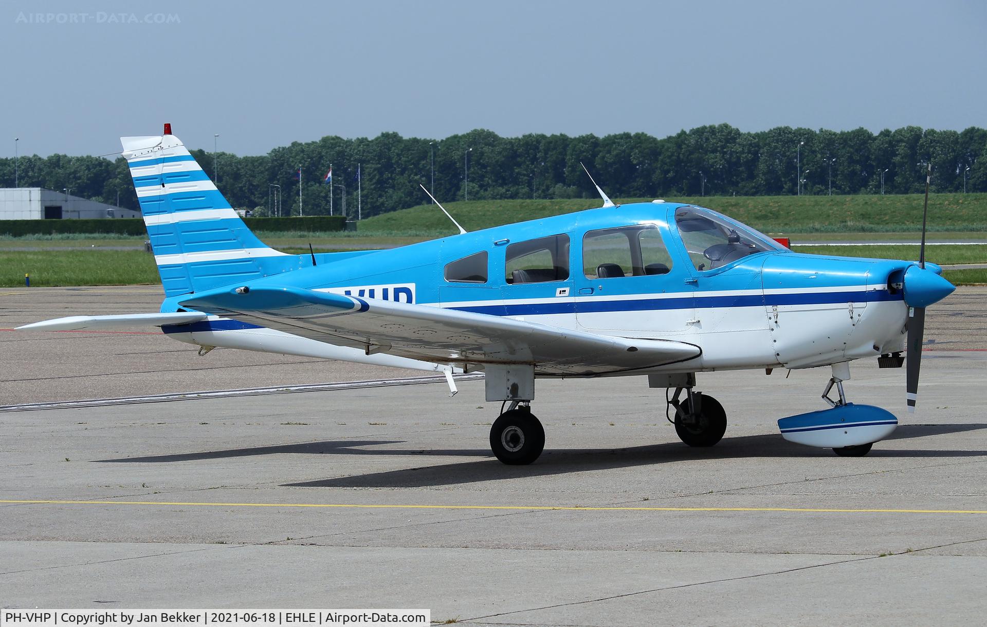 PH-VHP, Piper PA-28-161 Warrior II C/N 28-8016251, Lelystad Airport