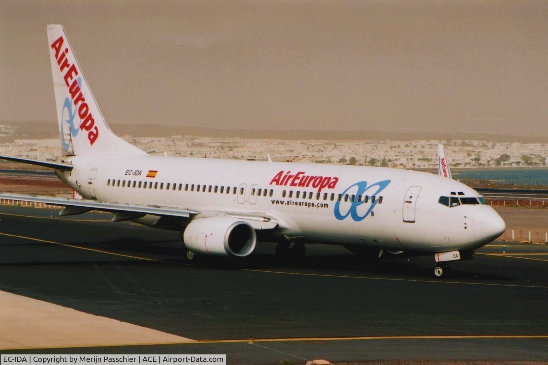 EC-IDA, 2002 Boeing 737-86Q C/N 32773, bought photo