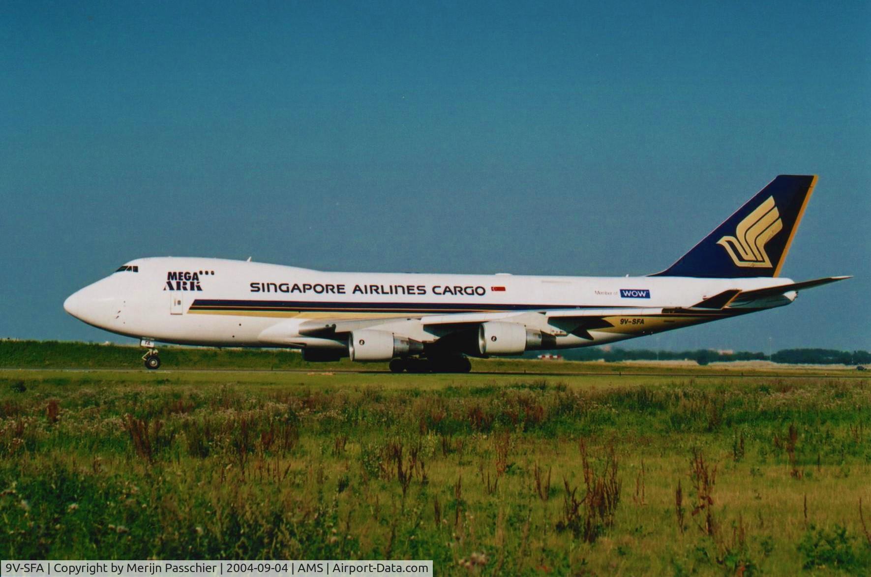 9V-SFA, Boeing 747-412F/SCD C/N 26563, bought photo