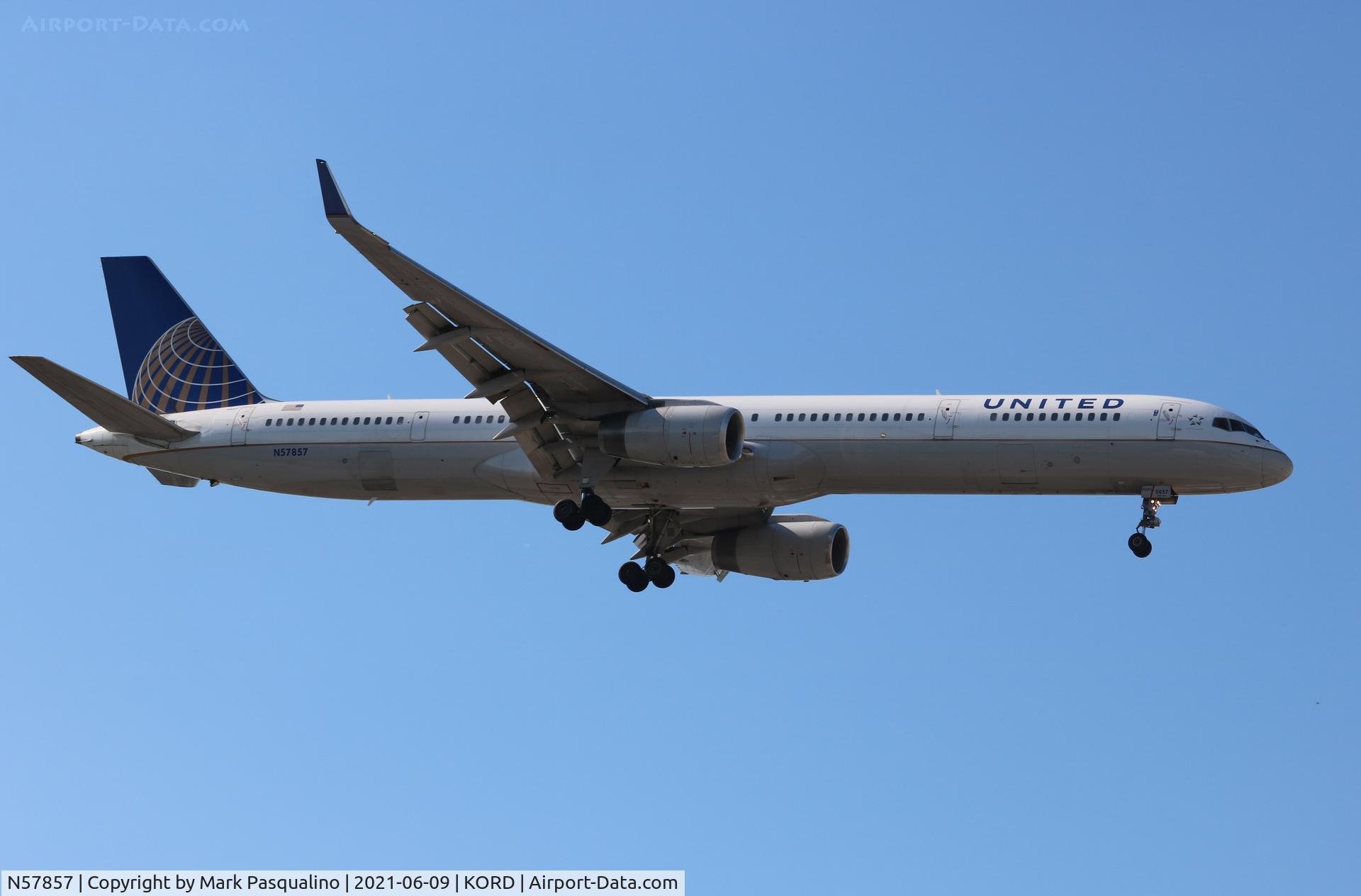 N57857, 2004 Boeing 757-324 C/N 32816, Boeing 757-324
