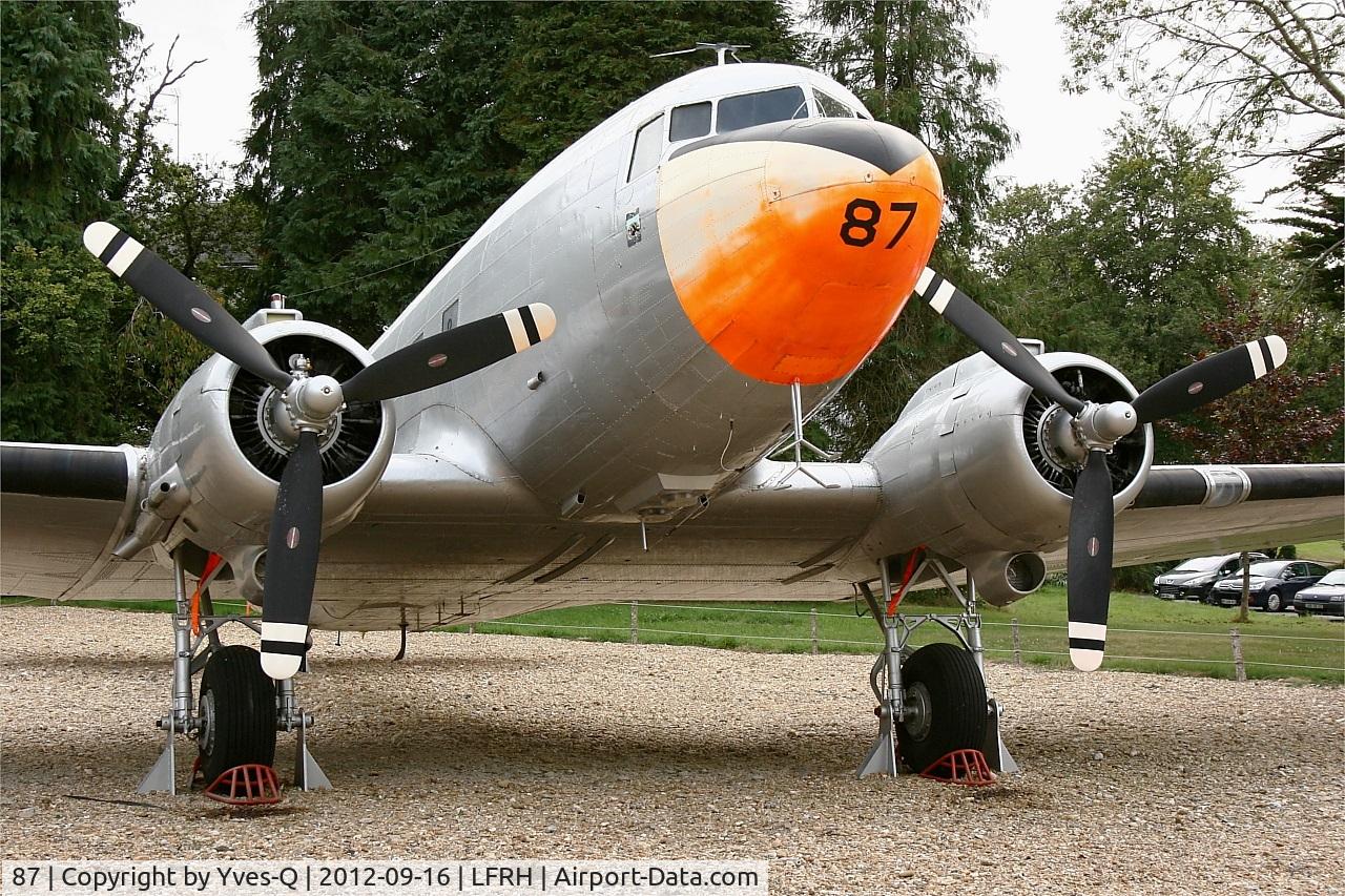 87, 1942 Douglas DC-3A-360 (C-47) C/N 4579, Douglas C-47 DL, Preserved at Lann Bihoué Air Base (LFRH-LRT) Open day 2012