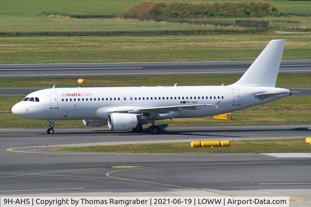 9H-AHS, 2012 Airbus A320-214 C/N 5086, Air Malta Airbus A320 (all white+titles)