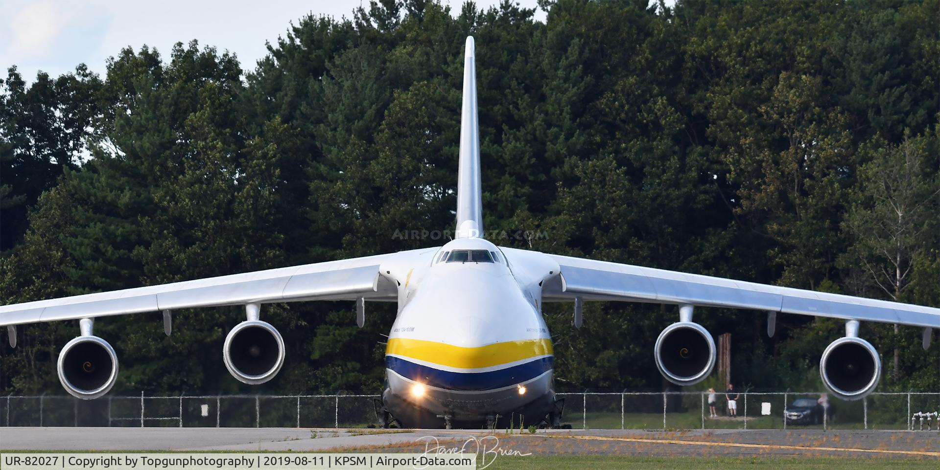 UR-82027, 1990 Antonov An-124-100 Ruslan C/N 19530502288, AN-124 holding short