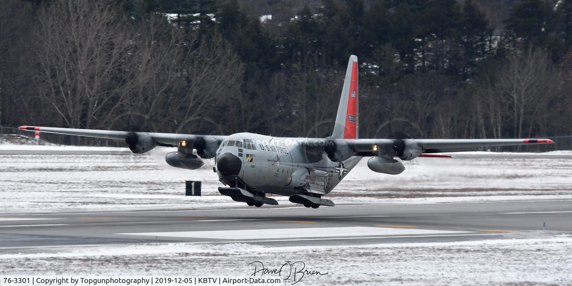 76-3301, 1976 Lockheed LC-130H Hercules C/N 382-4725, SKIER 51 working the pattern at Burlington VT