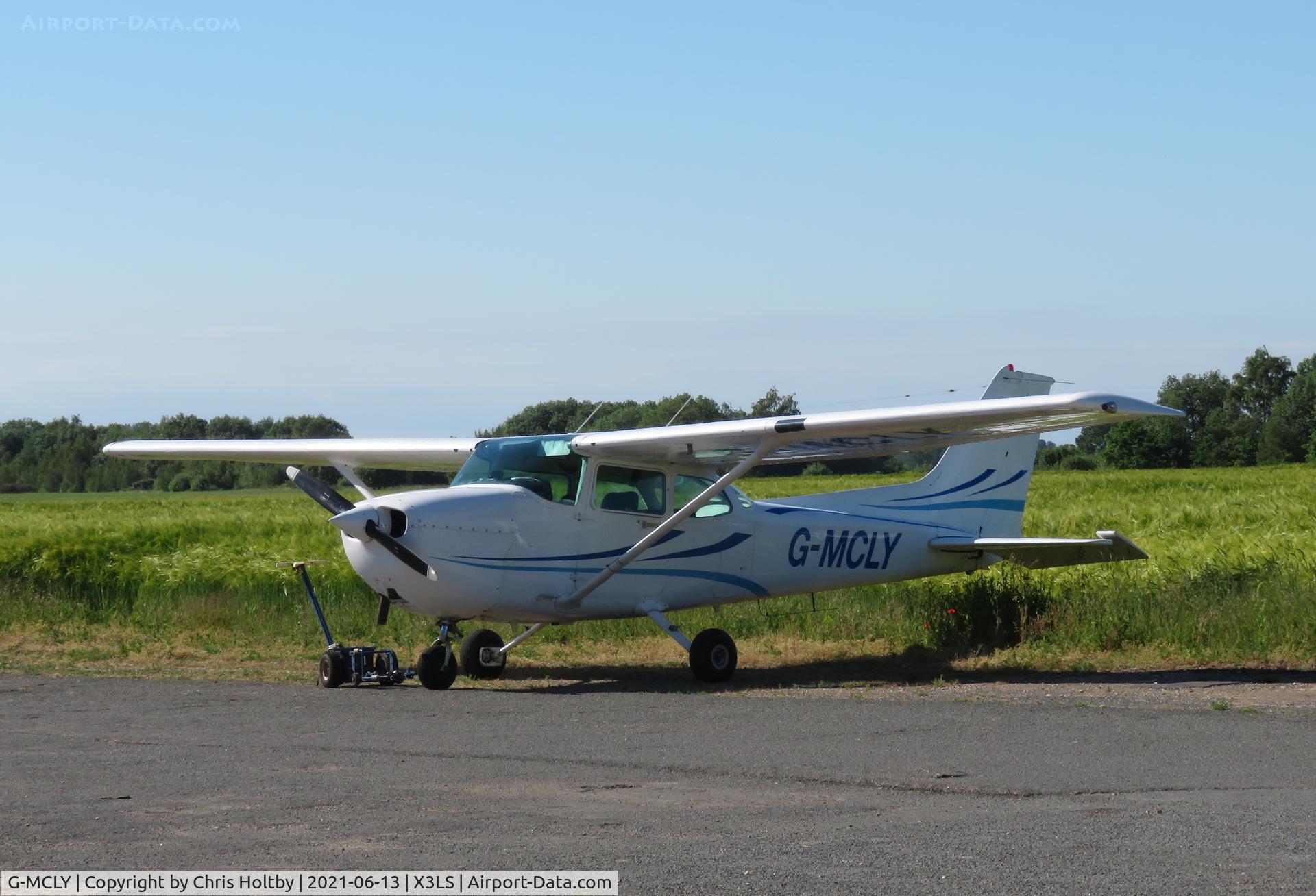 G-MCLY, 1982 Cessna 172P C/N 172-75597, Parked at Little Snoring, Norfolk