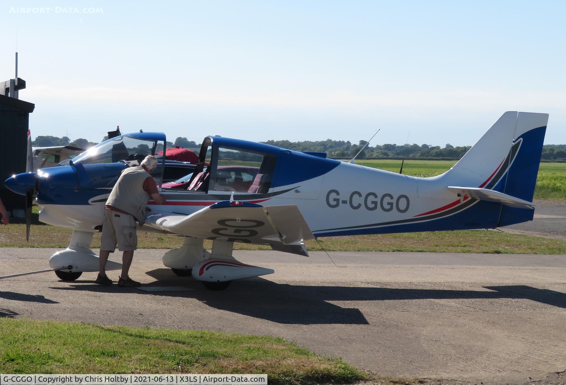 G-CGGO, 1987 Robin DR-400-180 Regent Regent C/N 1756, Parked at Little Snoring, Norfolk