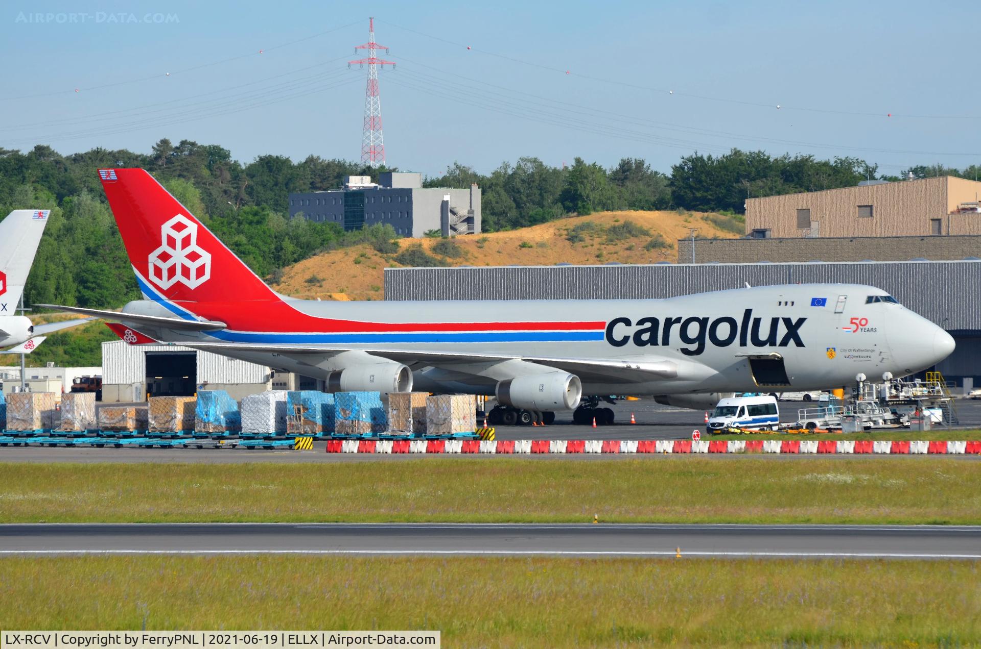 LX-RCV, 1999 Boeing 747-4R7F C/N 30400, Cargolux B744F at its base